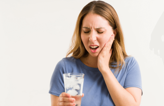 Perché i denti fanno male con il freddo? Scopri le cause